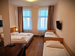 Mikon Eastgate Hotel