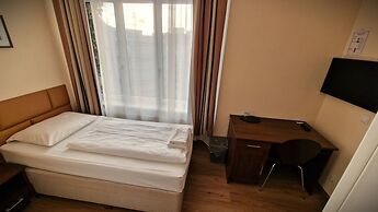 Mikon Eastgate Hotel