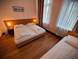 Mikon Eastgate Hotel