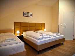 Mikon Eastgate Hotel