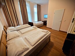 Mikon Eastgate Hotel