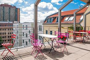 Mikon Eastgate Hotel