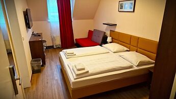 Mikon Eastgate Hotel