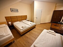 Mikon Eastgate Hotel