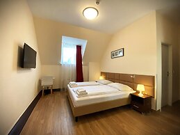 Mikon Eastgate Hotel