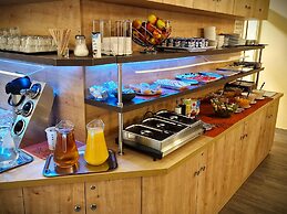 Mikon Eastgate Hotel