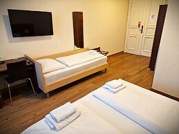 Mikon Eastgate Hotel