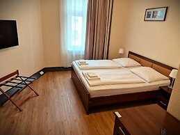 Mikon Eastgate Hotel