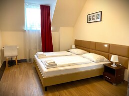 Mikon Eastgate Hotel