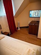 Mikon Eastgate Hotel