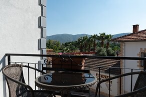 Rebetika Hotel