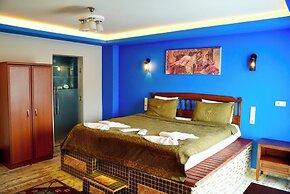 Rebetika Hotel