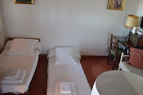 Santa Isabel la Real Hotel