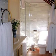 Santa Isabel la Real Hotel