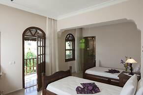 Mandarin & Mango Boutique Hotel