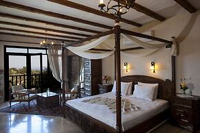 Mandarin & Mango Boutique Hotel