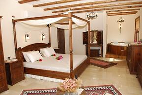 Mandarin & Mango Boutique Hotel