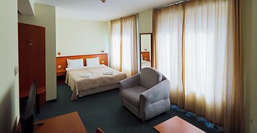 Dionis Hotel