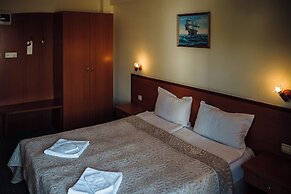 Dionis Hotel