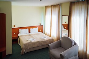 Dionis Hotel