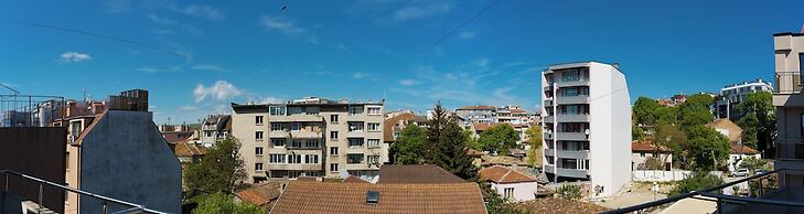 Dionis Hotel