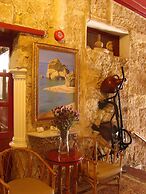 Kiniras Traditional Hotel & Restaurant