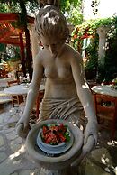 Kiniras Traditional Hotel & Restaurant