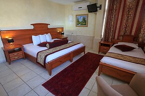 Hashimi Hotel
