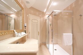 Cityhotel Goldener Adler B&B