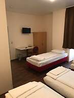 Pension Alpha Frankfurt City