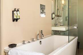 Boutique Hotel V...
