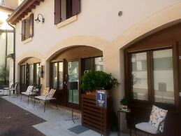 Giardino Giusti House & Court