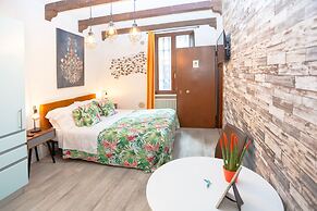 Giardino Giusti House & Court