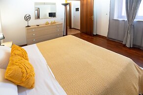 Giardino Giusti House & Court