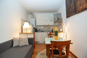 Giardino Giusti House & Court