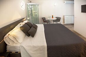 Giardino Giusti House & Court