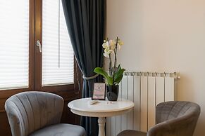 Giardino Giusti House & Court