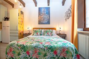 Giardino Giusti House & Court