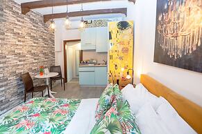 Giardino Giusti House & Court