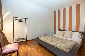 Giardino Giusti House & Court