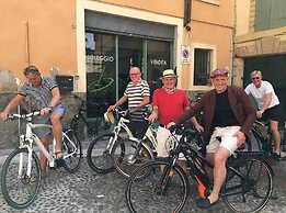 Giardino Giusti House & Court