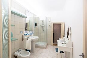 Giardino Giusti House & Court