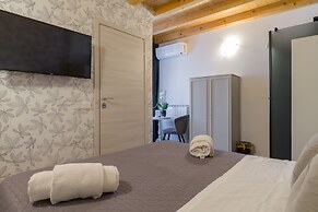 Giardino Giusti House & Court