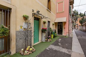 Giardino Giusti House & Court