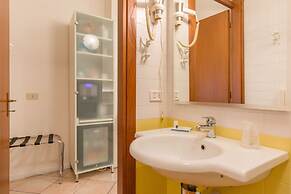 Giardino Giusti House & Court