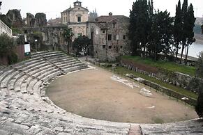 Giardino Giusti House & Court