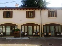 Giardino Giusti House & Court