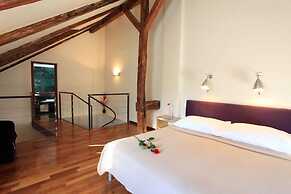 Royal Road Residence