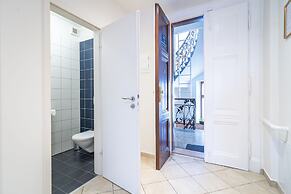 Royal Road Residence