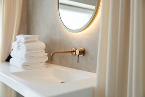 Hi Hotels Sirmione - Lakeview Pool